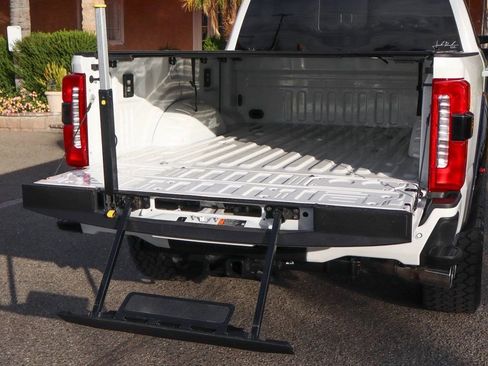 Used 2024 Ford F250 Lariat w/ Lariat Ultimate Package image 9