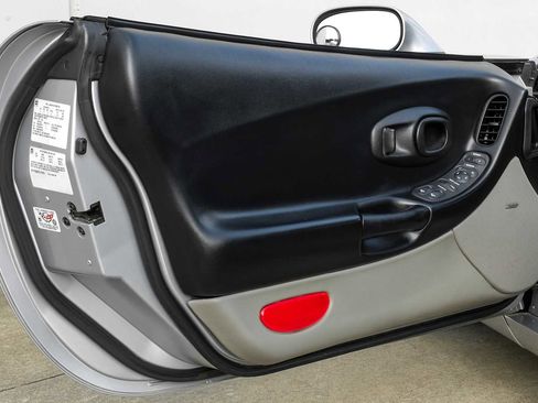 Used 2000 Chevrolet Corvette w/ Memory Pkg image 35