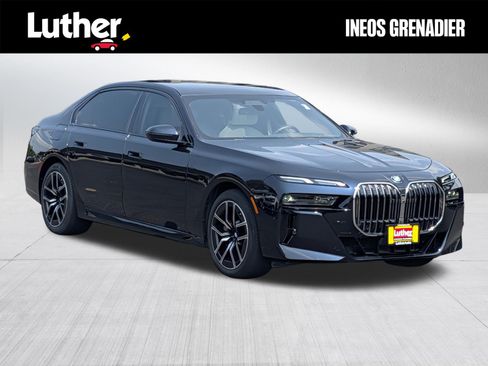 Used 2023 BMW 760i xDrive AWD/4WD image 1