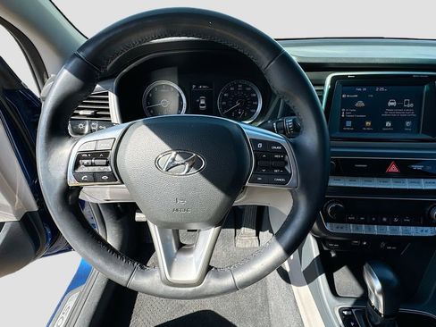 Used 2018 Hyundai Sonata Limited image 11