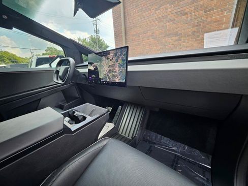 Used 2024 Tesla Cybertruck AWD Crew Cab image 65