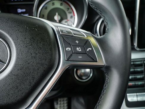 Used 2013 Mercedes-Benz SLK 250 image 12