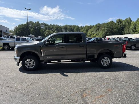New 2026 Ford F350 XLT w/ FX4 Off-Road Package AWD/4WD image 4