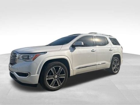 Used 2017 GMC Acadia Denali w/ Technology Package image 2