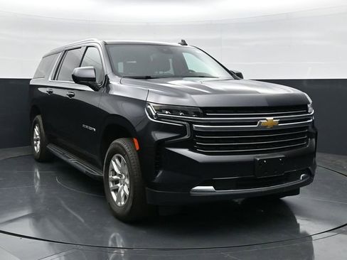 Used 2024 Chevrolet Suburban LT AWD/4WD image 4