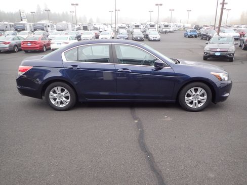 Used 2010 Honda Accord LX-P image 6