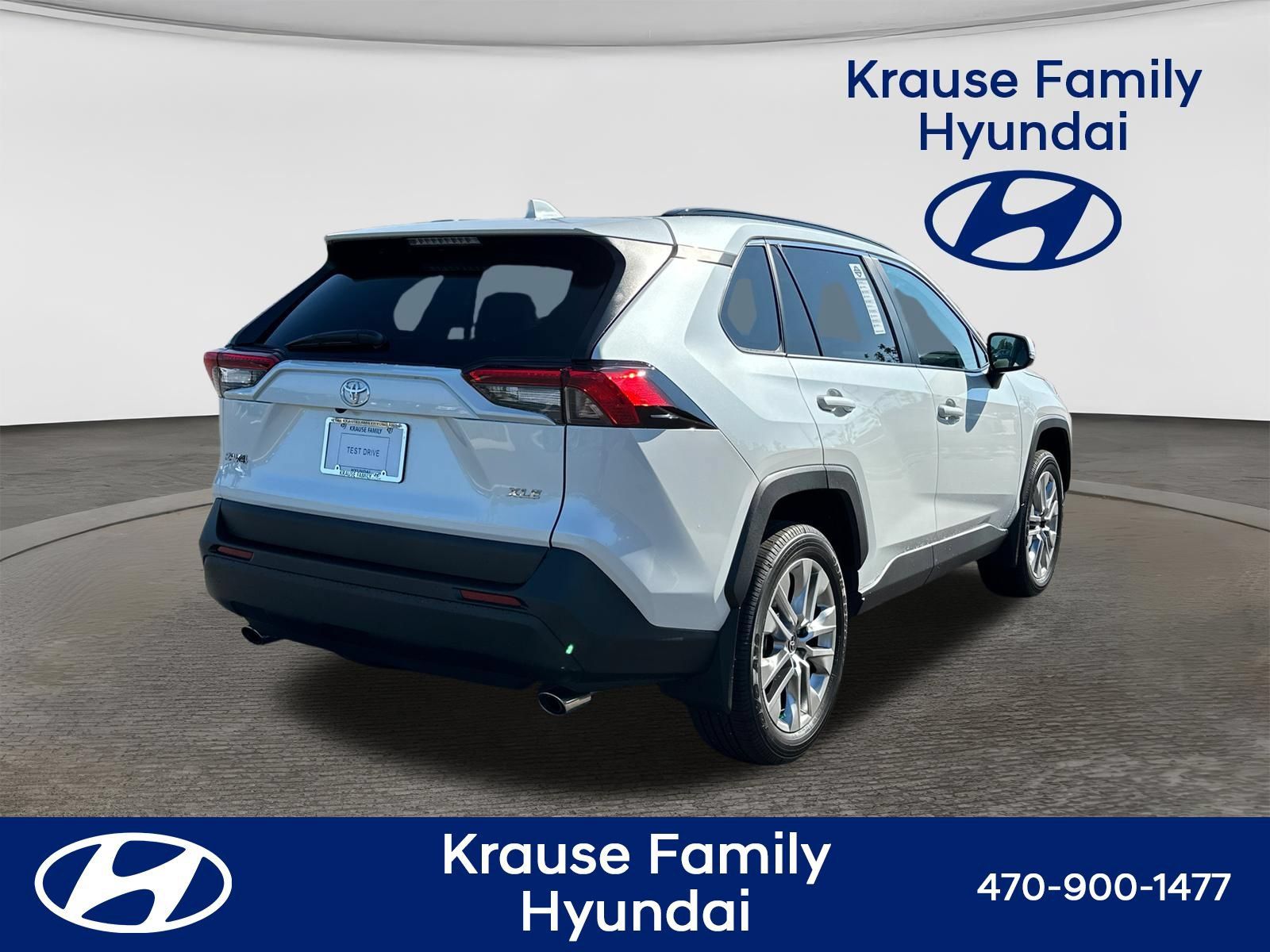 Used 2025 Toyota RAV4 XLE Premium w/ Weather Package FWD image 8