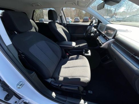 Used 2023 Hyundai Ioniq 5 SE image 32