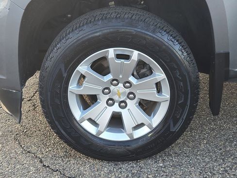 Used 2021 Chevrolet Colorado LT w/ LT Convenience Package image 12