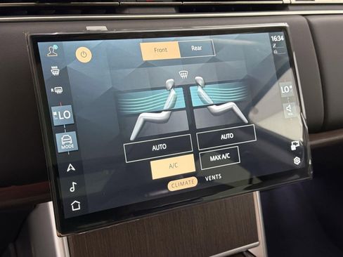 New 2026 Land Rover Range Rover SE image 15