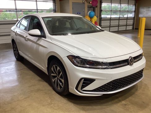 Used 2026 Volkswagen Jetta S FWD image 2