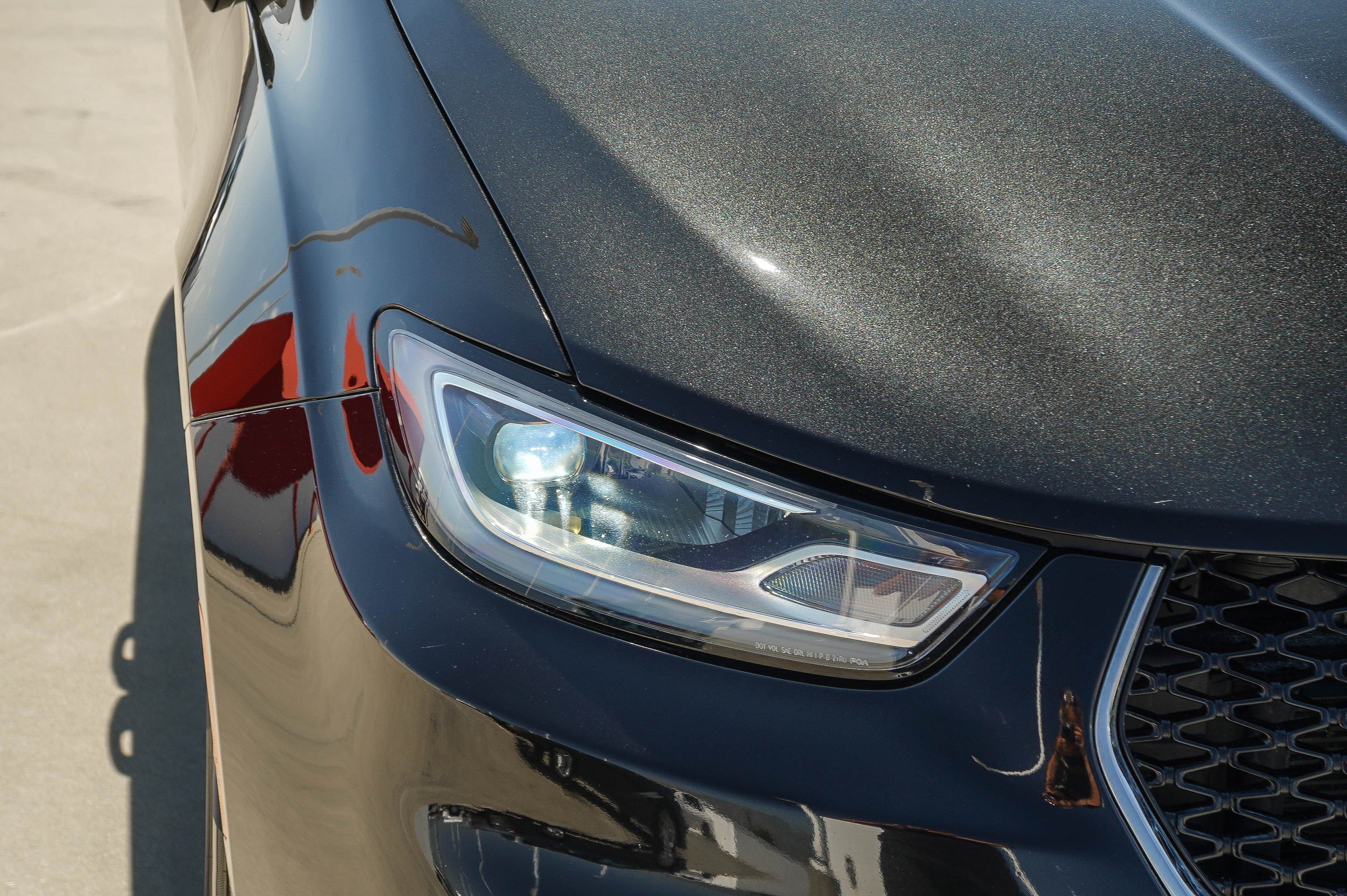 Used 2023 Chrysler Pacifica Touring-L FWD image 9