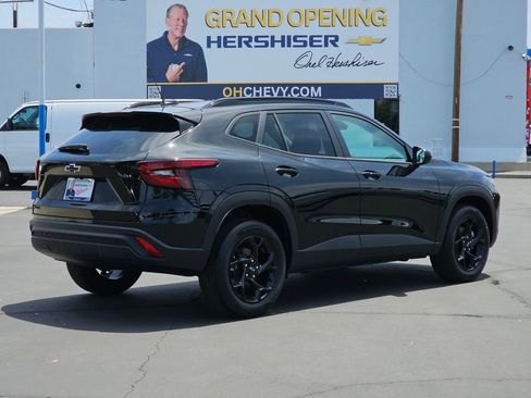 New 2026 Chevrolet Trax LT w/ Driver Confidence Package FWD image 6