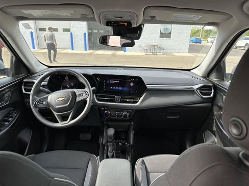 Used 2025 Chevrolet TrailBlazer LT AWD/4WD image 18