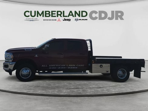 Used 2024 RAM 3500 Tradesman w/ Chrome Appearance Group AWD/4WD image 3