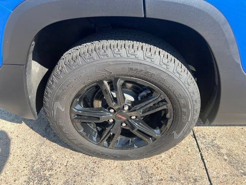 Used 2024 GMC Terrain AT4 w/ Tech Package AWD/4WD image 17