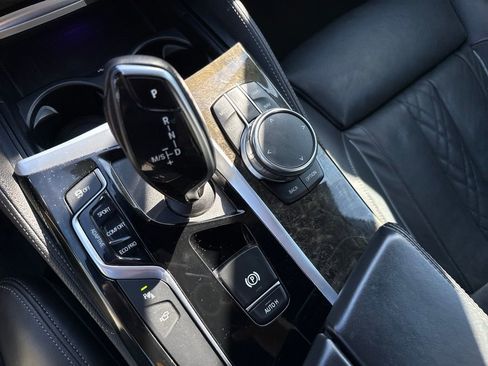 Used 2019 BMW M550i xDrive w/ Premium Package 2 image 26