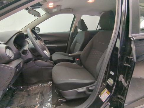 Used 2022 Nissan Kicks S image 14