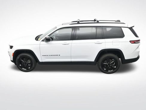 Used 2023 Jeep Grand Cherokee L Limited w/ Black Appearance Package AWD/4WD image 29