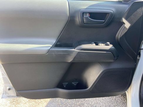 Used 2022 Toyota Tacoma SR w/ SX Package RWD image 12