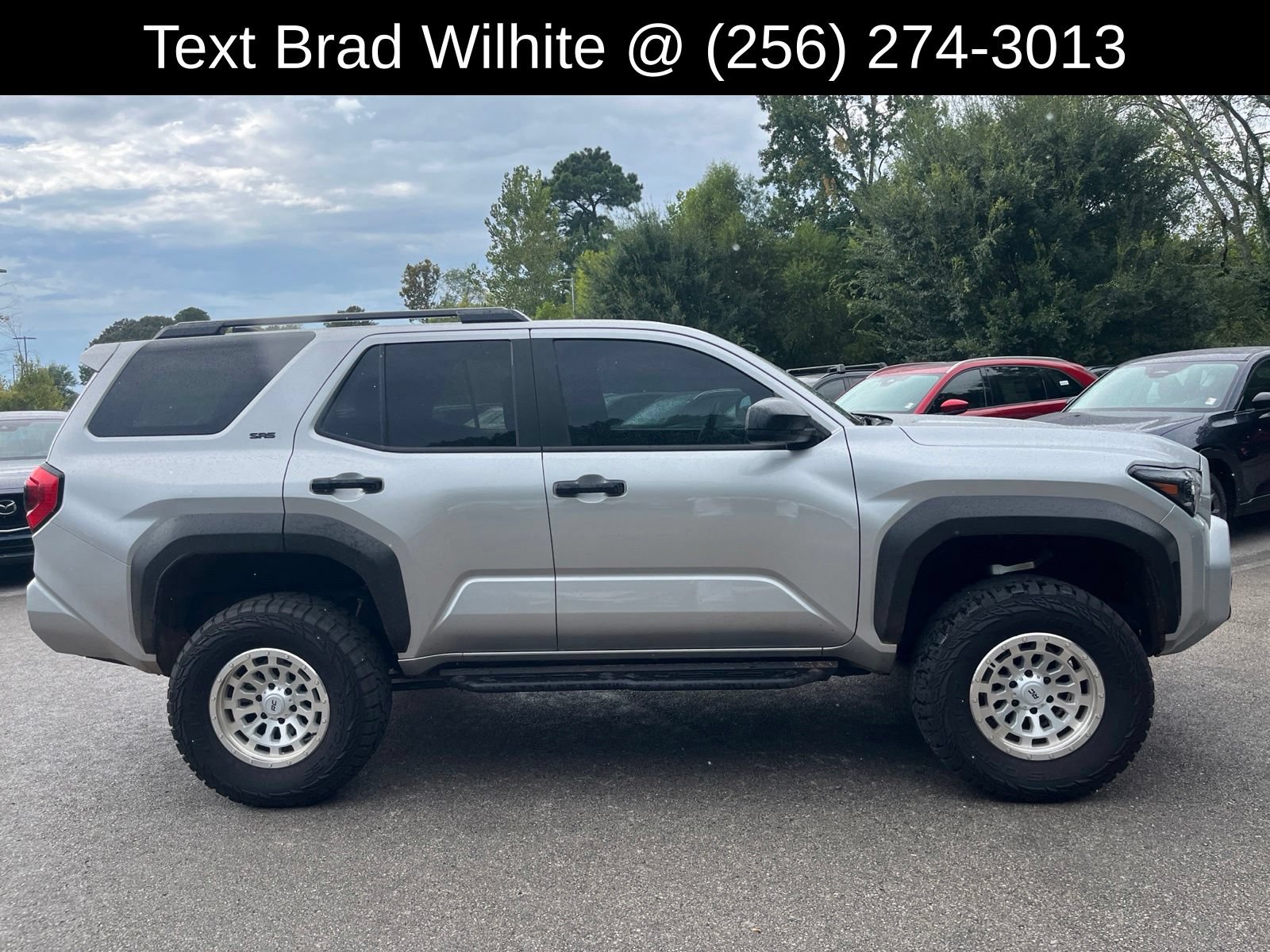 Used 2025 Toyota 4Runner SR5 AWD/4WD image 2