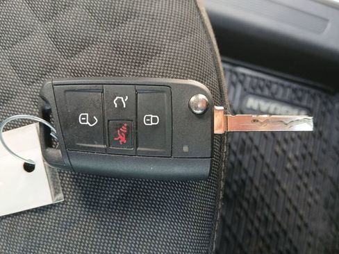 Used 2020 Volkswagen Tiguan S image 27