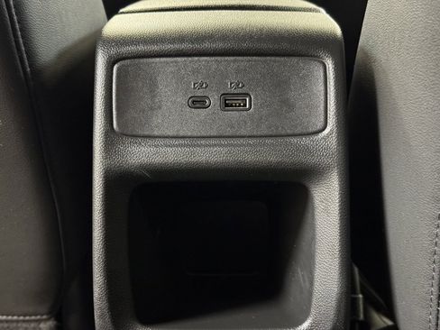 Used 2025 Chevrolet Trax RS image 18