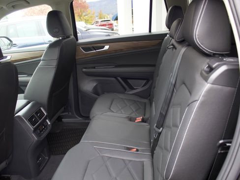 New 2026 Volkswagen Atlas SE image 25