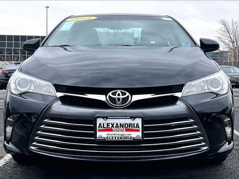 Used 2015 Toyota Camry LE image 3