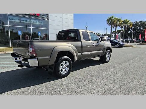 Used 2011 Toyota Tacoma PreRunner w/ SR5 Pkg #2 image 34