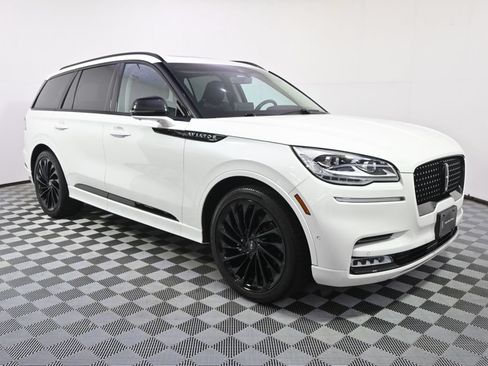 Used 2023 Lincoln Aviator Reserve w/ Equipment Group 201A AWD/4WD image 8