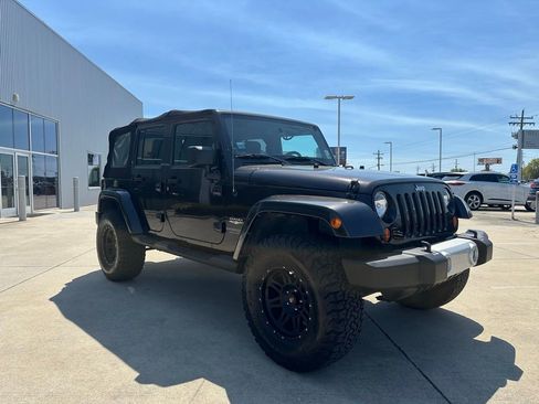 Used 2013 Jeep Wrangler Unlimited Sahara w/ Connectivity Group image 5