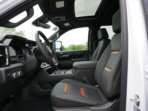 New 2026 GMC Sierra 3500 AT4 w/ AT4 Premium Plus Package AWD/4WD image 8