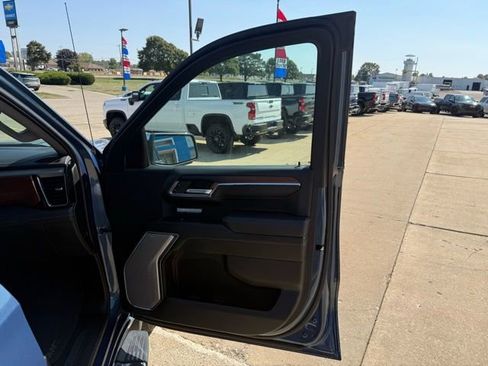 Used 2024 GMC Sierra 1500 Denali image 18