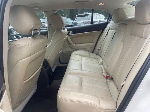 Used 2013 Lincoln MKS FWD image 11