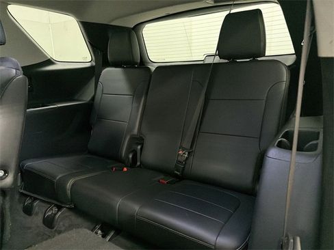 Used 2019 Chevrolet Traverse Premier w/ Redline Edition image 18