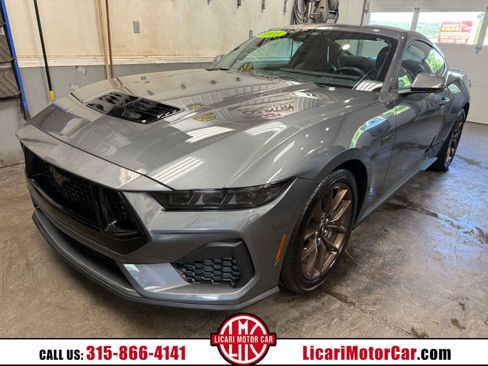 Used 2025 Ford Mustang GT Premium RWD image 1