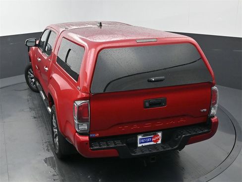 Used 2020 Toyota Tacoma Limited image 35