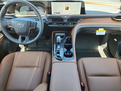 Used 2026 Toyota Crown Signia AWD/4WD image 12