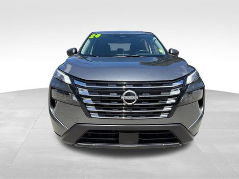 Used 2024 Nissan Rogue S FWD image 2