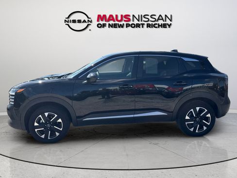 Certified 2025 Nissan Kicks SV AWD/4WD image 4