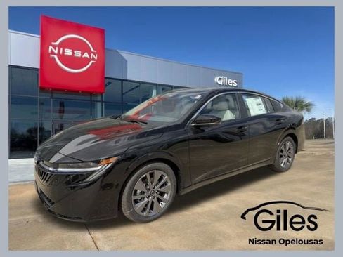 New 2026 Nissan Sentra SL FWD image 1