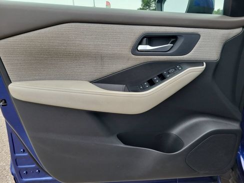 Used 2023 Nissan Rogue SV FWD image 14