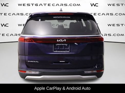 Used 2023 Kia Carnival LX FWD image 4