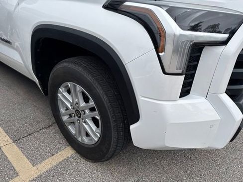 Used 2022 Toyota Tundra SR5 w/ SR5 Convenience Package RWD image 9