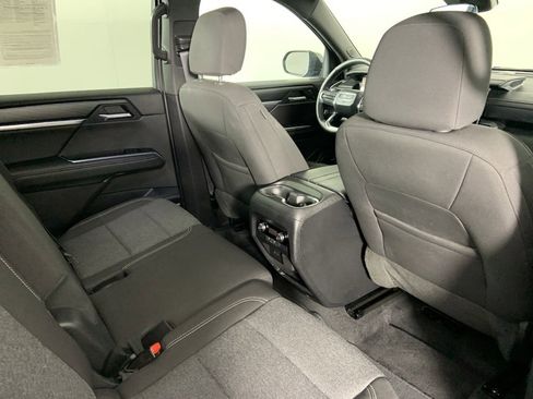 Used 2025 GMC Acadia Elevation image 26