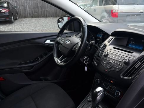 Used 2015 Ford Focus SE w/ SE Sport Package FWD image 30