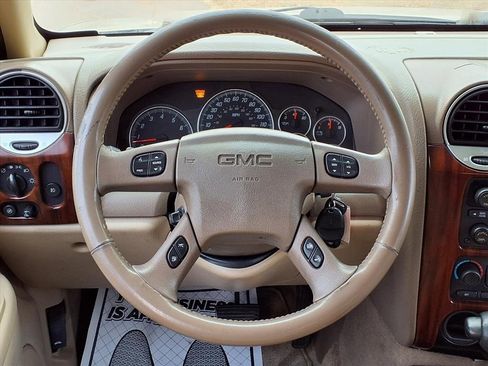 Used 2004 GMC Envoy SLT image 10