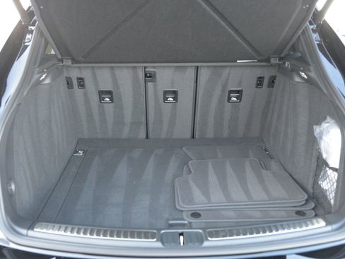 Certified 2025 Porsche Macan image 27