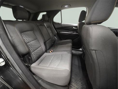 Used 2018 Chevrolet Equinox LT image 16